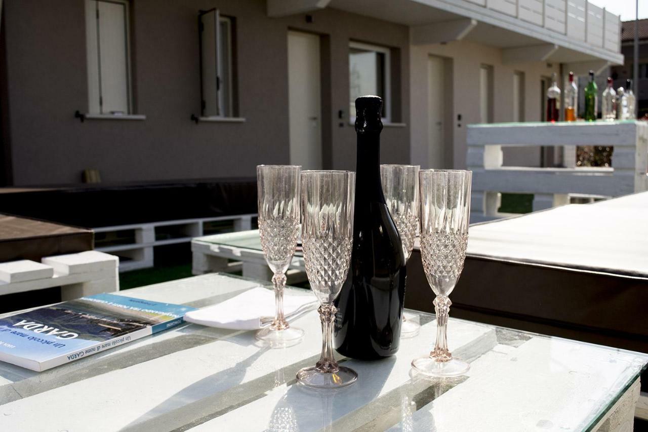 Home Suites Home Salionze Ngoại thất bức ảnh