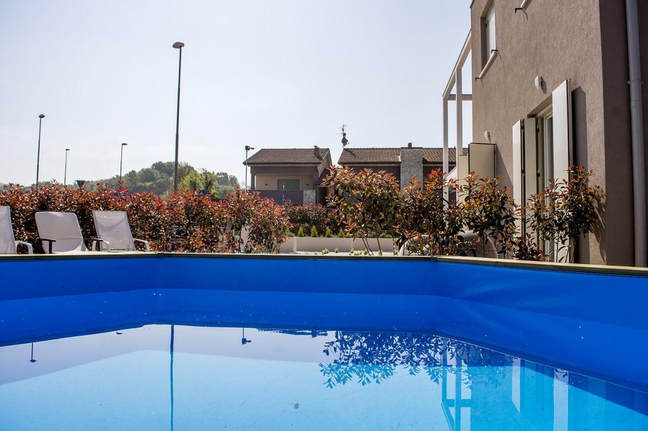 Home Suites Home Salionze Ngoại thất bức ảnh