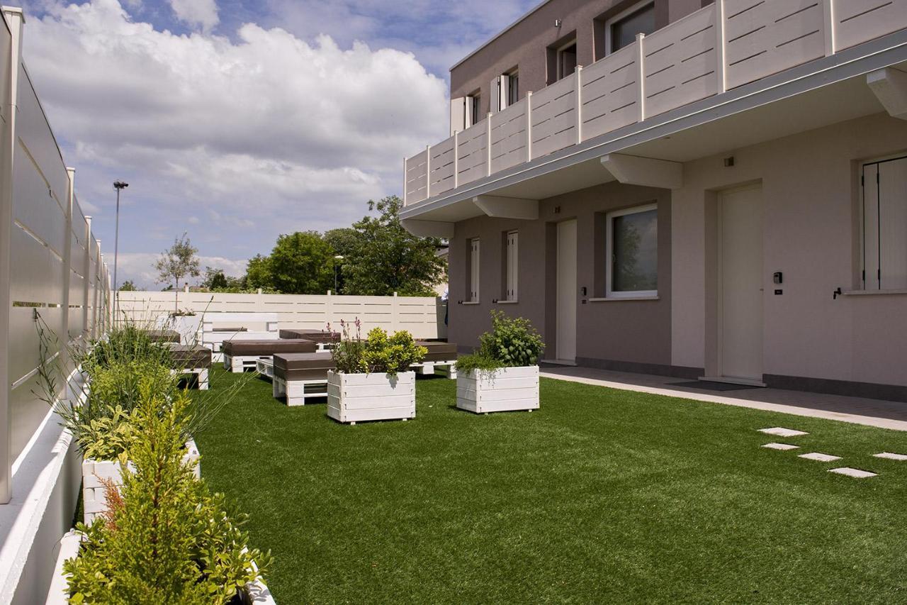 Home Suites Home Salionze Ngoại thất bức ảnh
