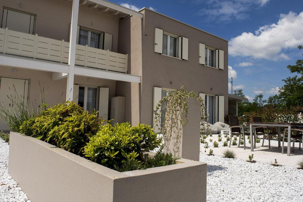 Home Suites Home Salionze Ngoại thất bức ảnh